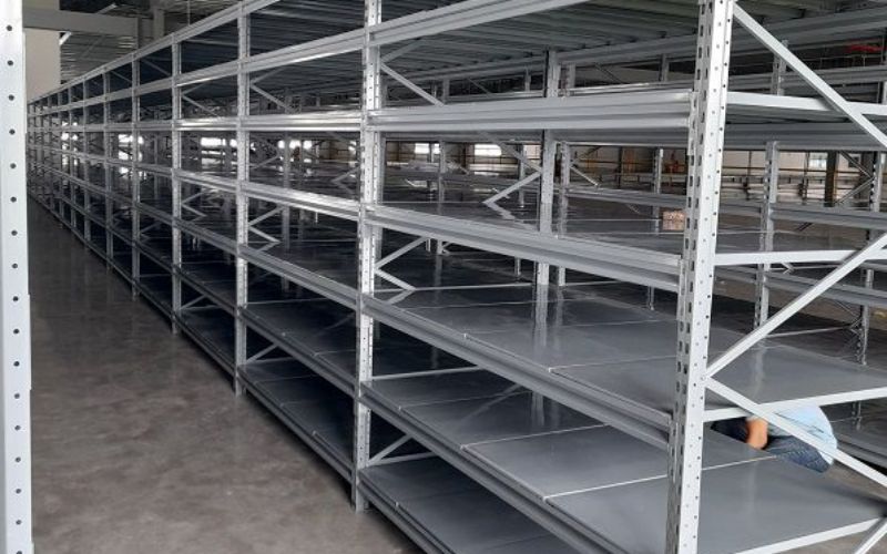 Tại sao không nên mua kệ để hàng bằng sắt thanh lý?