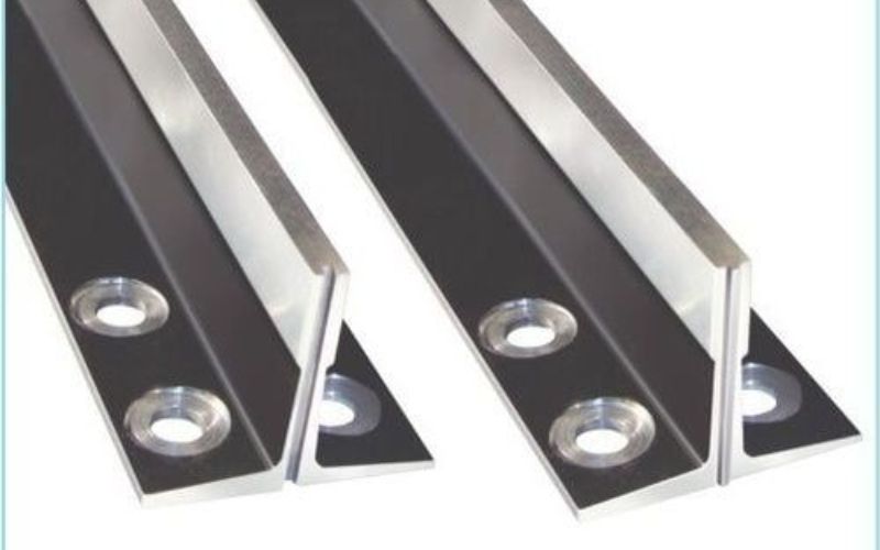 Có mấy loại ray dẫn hướng thang máy? 