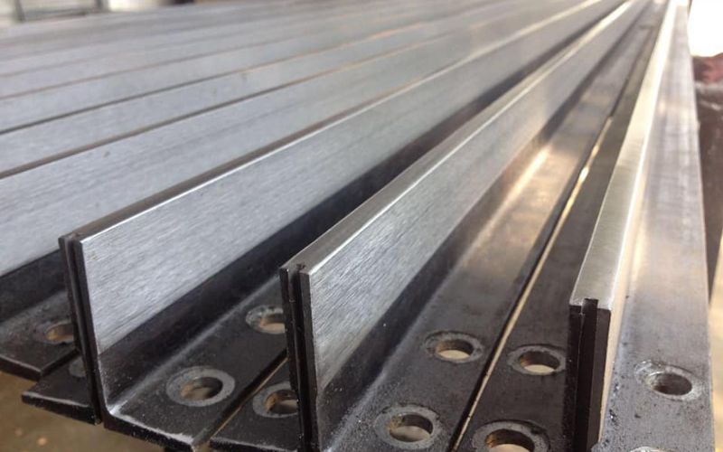 Ray dẫn hướng thang máy là gì?