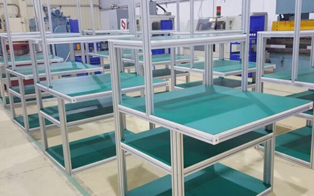 Các loại bàn thao tác công nghiệp phổ biến hiện nay 