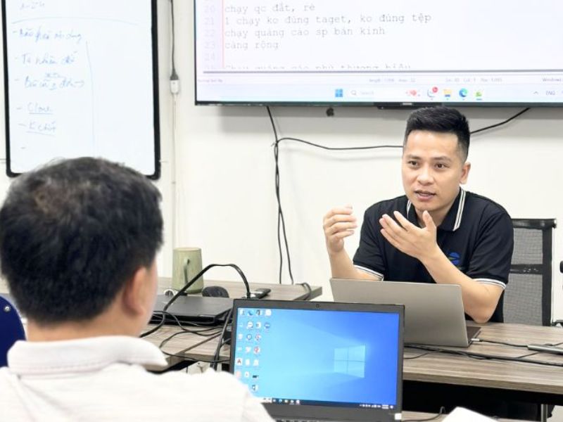 quảng cáo facebook