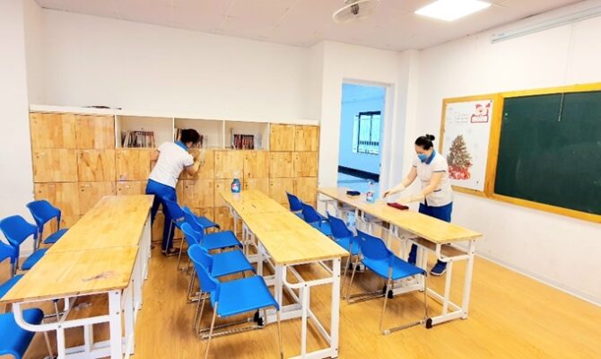 Quy Trình Vệ Sinh Lớp Học Chuẩn Chỉ