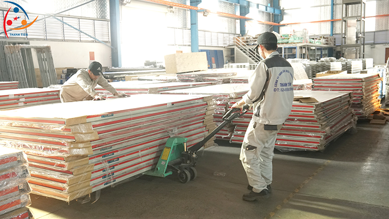 Cửa chống cháy là gì và vì sao cần sử dụng đúng công trình?