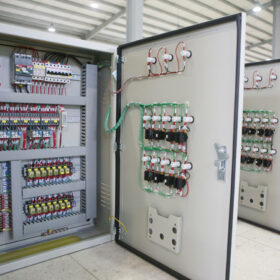 Sản xuất tủ điện: Giải pháp an toàn và hiệu quả cho hệ thống điện công nghiệp