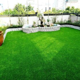Thảm cỏ nhân tạo giá rẻ Hà Nội – Giải pháp xanh tiết kiệm cho mọi không gian