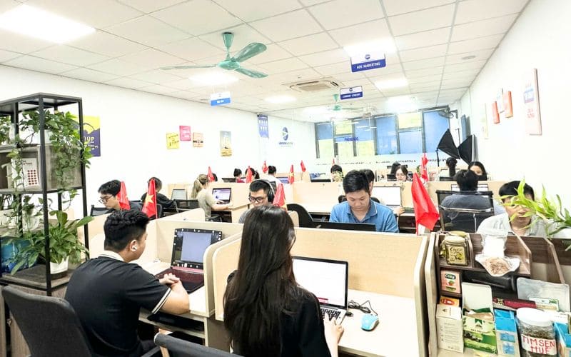 Nên tự học hay tham gia khóa học Facebook Ads