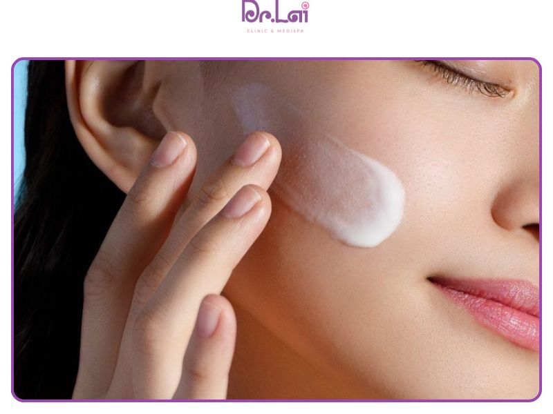 Bôi kem chống nắng mỗi ngày