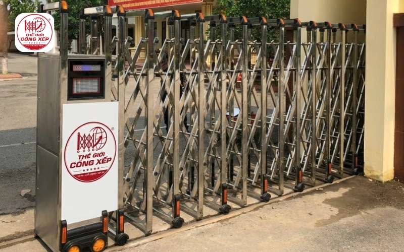 Cửa cổng xếp